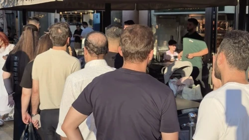 Bilal Erdoğan'ın tavuk restoranının önünde kuyruk