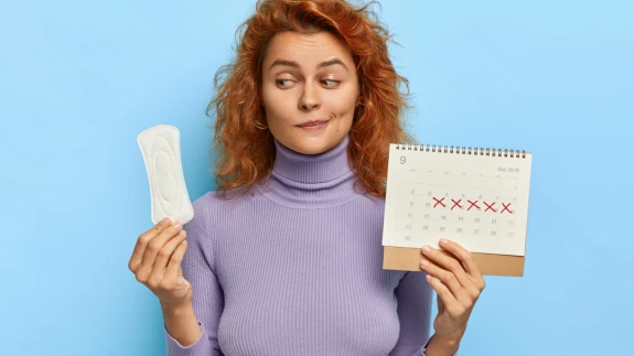 Düzensiz adet görüyorsanız bu besinleri tüketin!