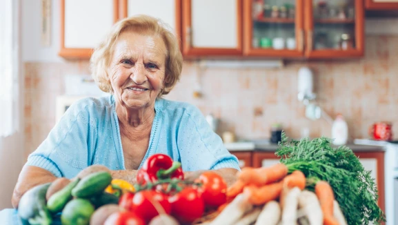 Genç kalma diyeti belirginleşiyor.. Genç kalmanın sırrı polifenollerde!
