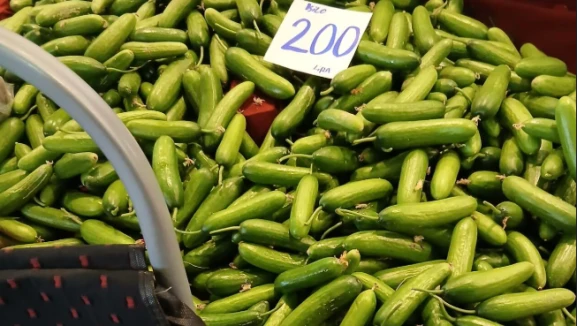 Salatalık pazarda 200 TL; biber artık kiloyla değil demetle satılıyor!