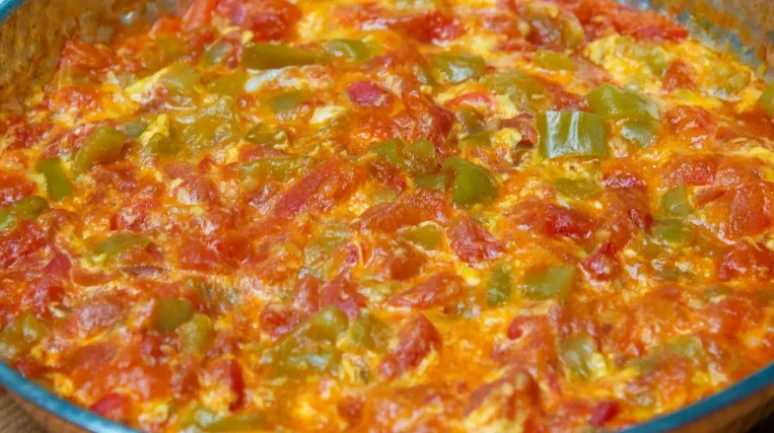 Bu domates biberle menemen yapan zehirlenir