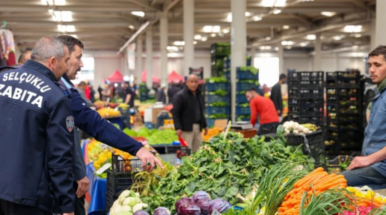 Gıda fiyatları dünyada düşüyor, Türkiye'de neden artıyor?