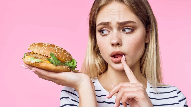 Sürekli yemek düşünmek normal mi?