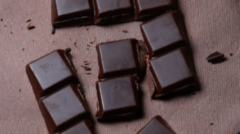 Bitter çikolatadaki teobromin yaşlanmayı yavaşlatıyor!