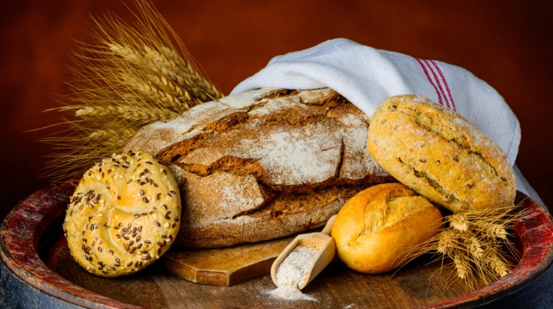 Tam buğday ekmeğinde neler var? Kepekli ekmek beyaz undan mı yapılıyor?