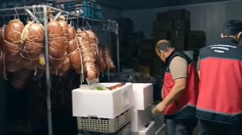 Sosyal medyadan çürük ve bozuk gıda satıyormuş! Sipariş verirken iki kez düşünün..