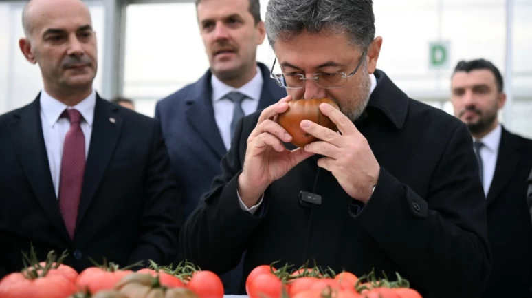 Pestisit kalıntısına barkod önlemi hazırlığı.. Bakan Yumaklı açıkladı..