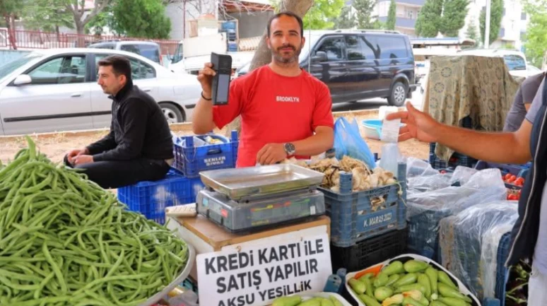 Pazarlarda kredi kartı zorunlu mu?