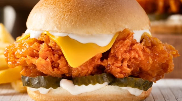 Türkiye'de her 100 liralık restoran harcamasının 38 lirası fast food zincirlerine gidiyor